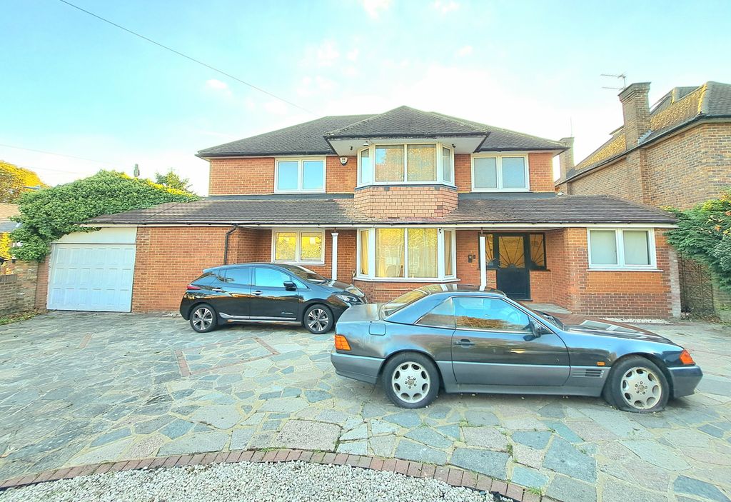 Property photo 1 of 28