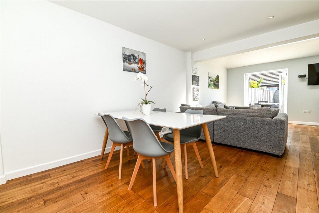 Property photo 3 of 26 Picture No. 27