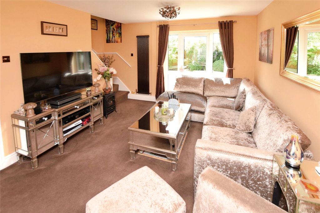 Property photo 2 of 12 Living Room