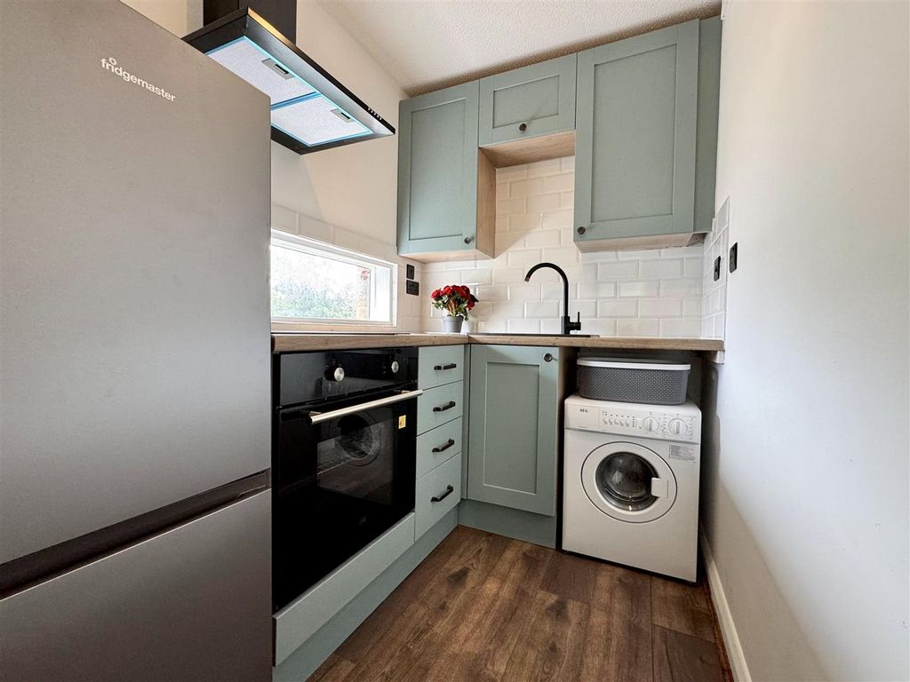 Property photo 2 of 14 8060Ab3d-F8De-4971-8c9F-Bfdde5E29Fba.Jpg