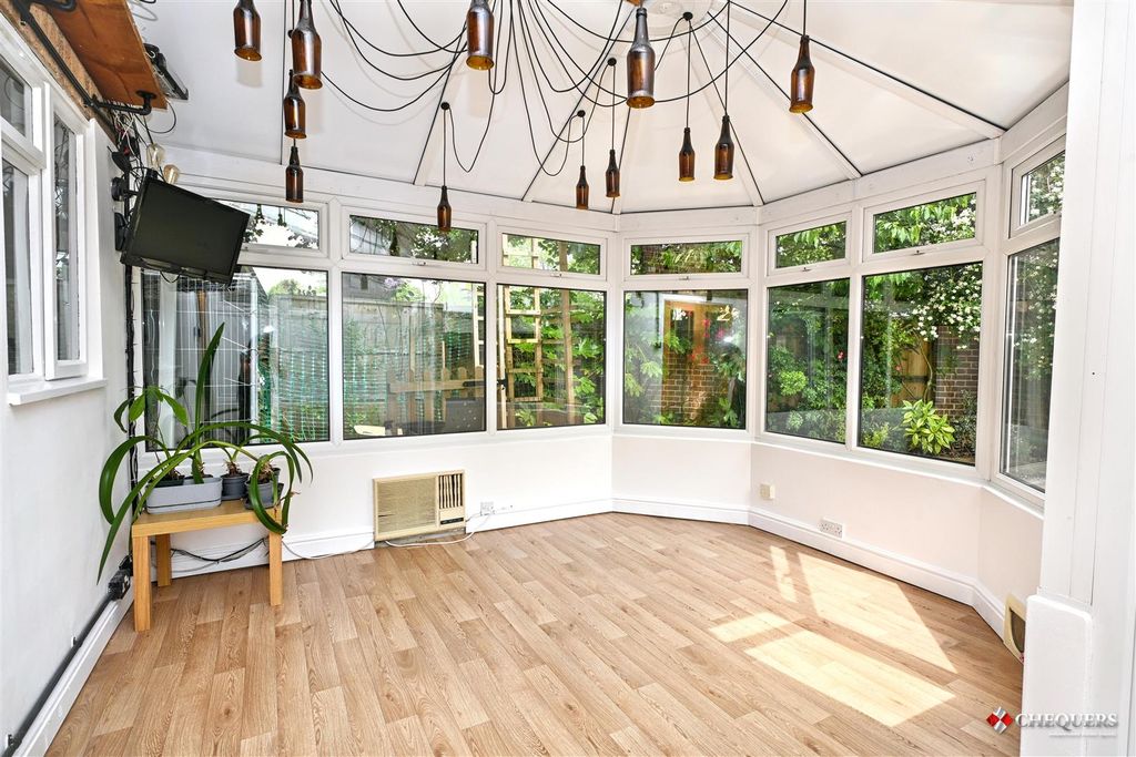 Property photo 3 of 15 Conservatory