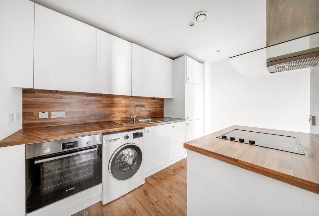 Property photo 2 of 9 1360472-6-68Dbdd6...