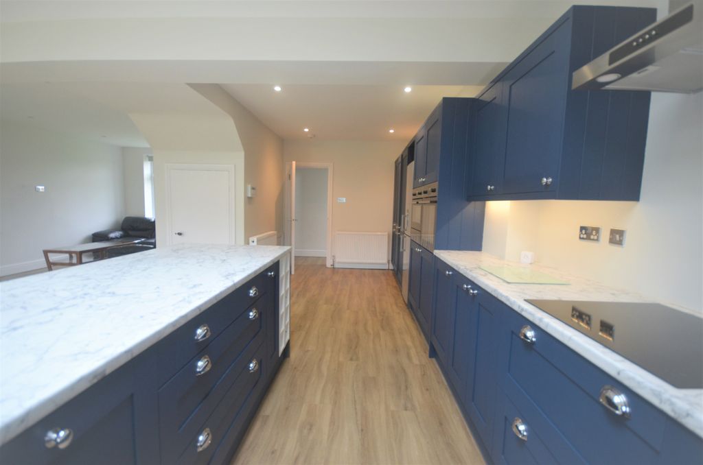 Property photo 3 of 19 Gallery