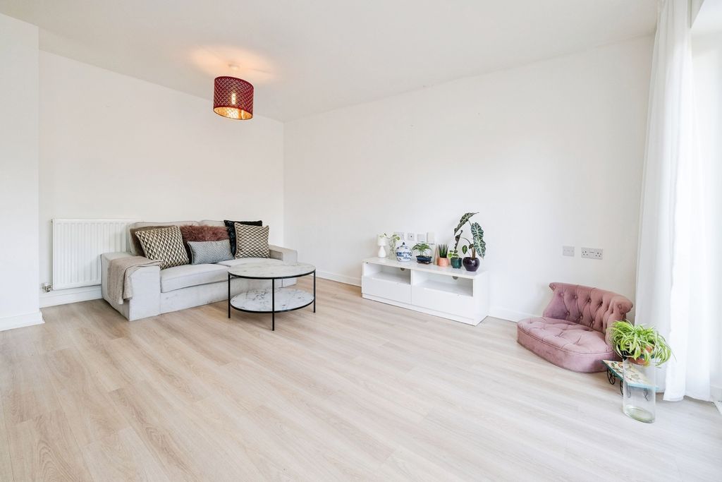 Property photo 3 of 26 Pbox-Img.Jpg