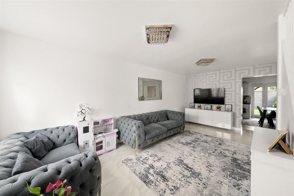 Additional image 5 of 3 bed semi-detached house for saleFredora Avenue, Hayes UB4