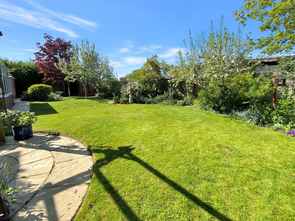 Property photo 2 of 28