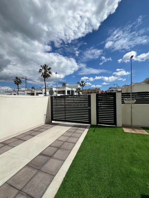 Property photo 3 of 18