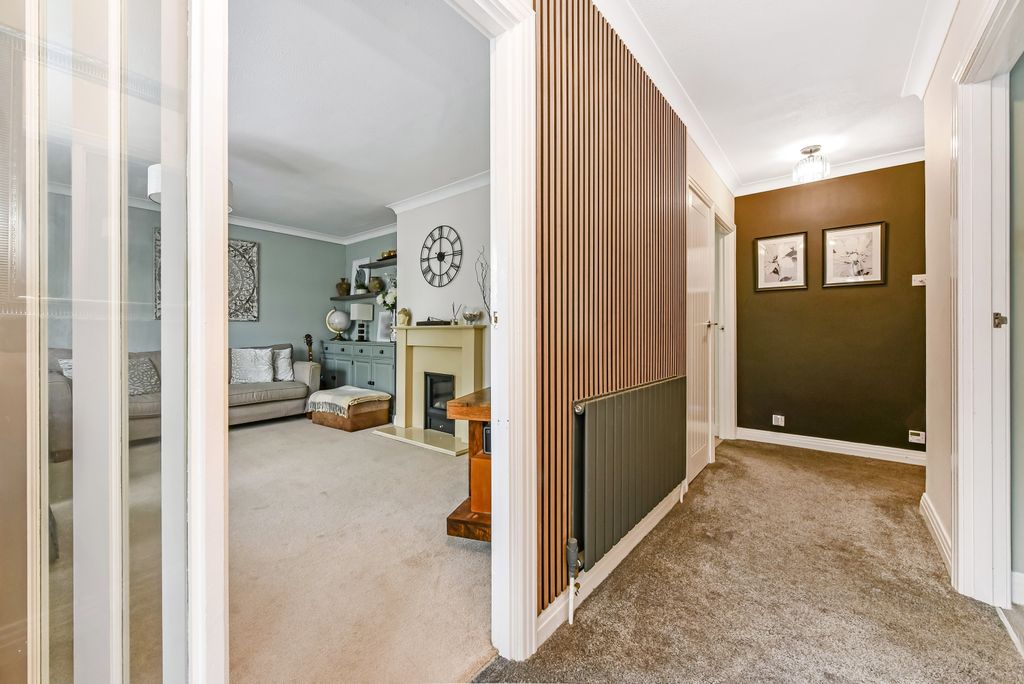 Property photo 2 of 33