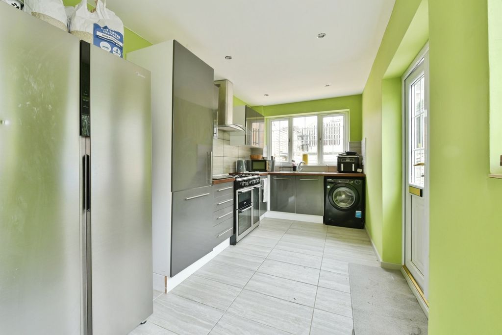 Property photo 3 of 17 Photo