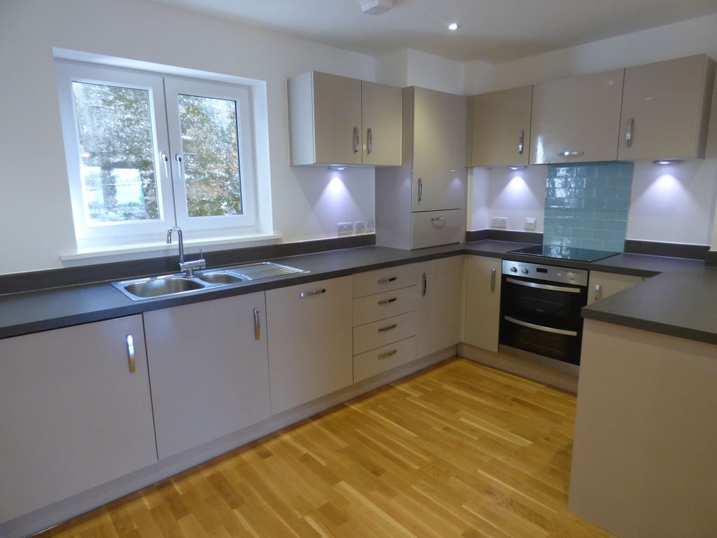Property photo 2 of 10 Kitchen