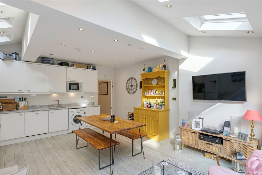 Property photo 3 of 11 Picture No. 26