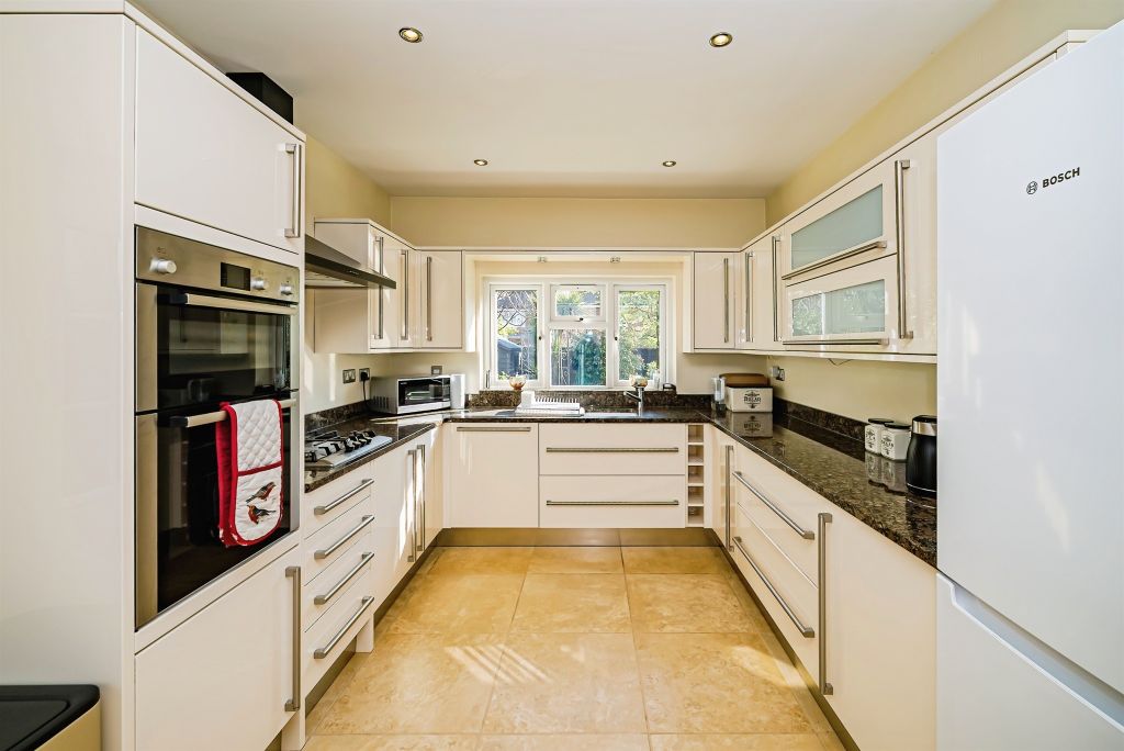 Property photo 2 of 17
