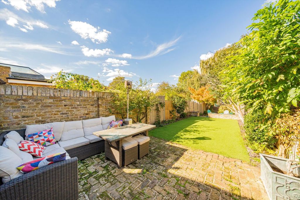 Property photo 2 of 12