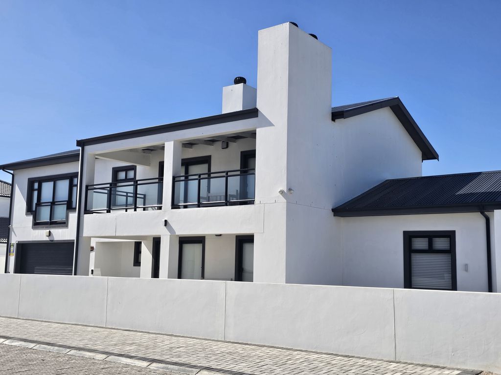 Property photo 2 of 47