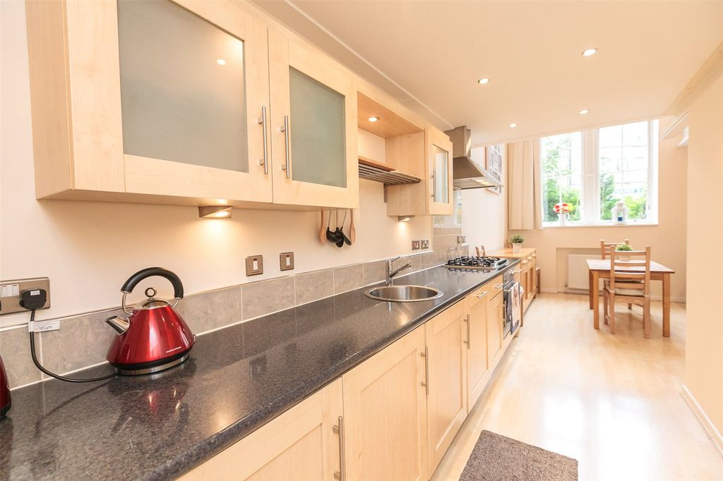 Property photo 3 of 17 Picture No. 04