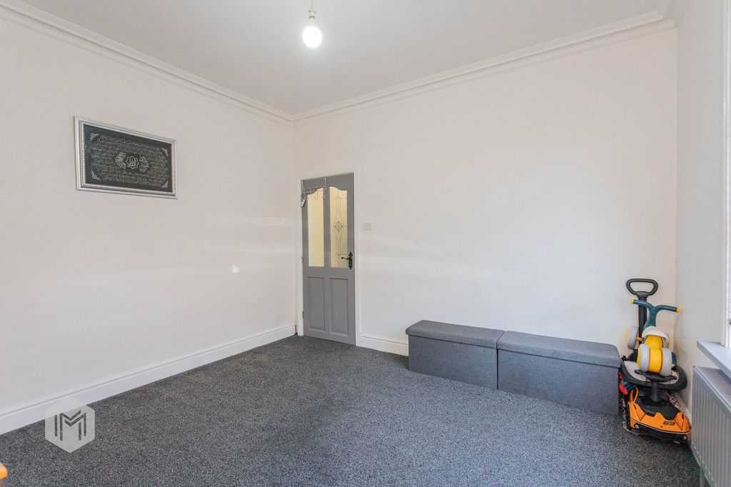 Property photo 3 of 25