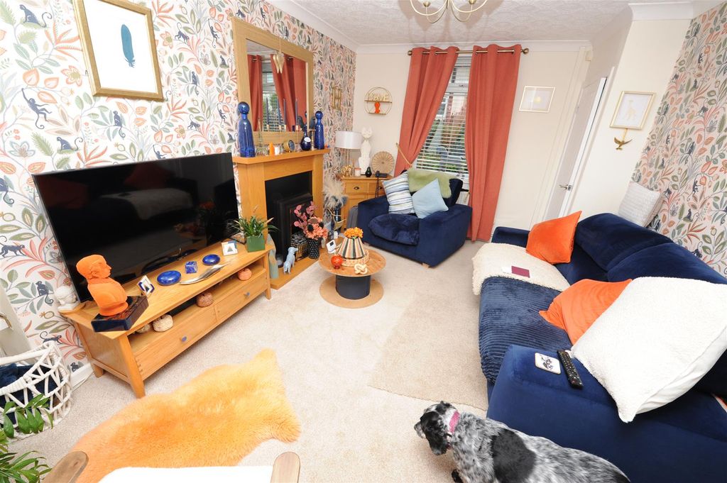 Property photo 2 of 16