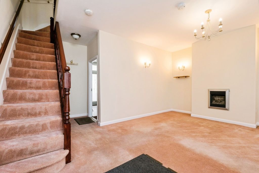 Property photo 3 of 25 Pbox-Img.Jpg