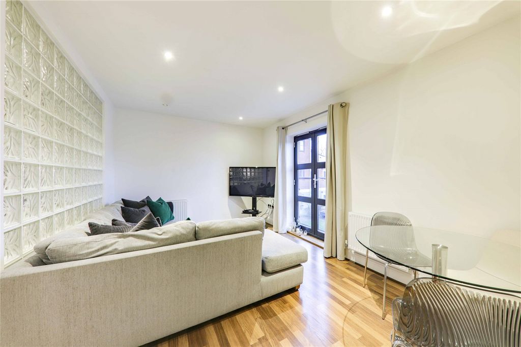 Property photo 1 of 8 Picture No. 28