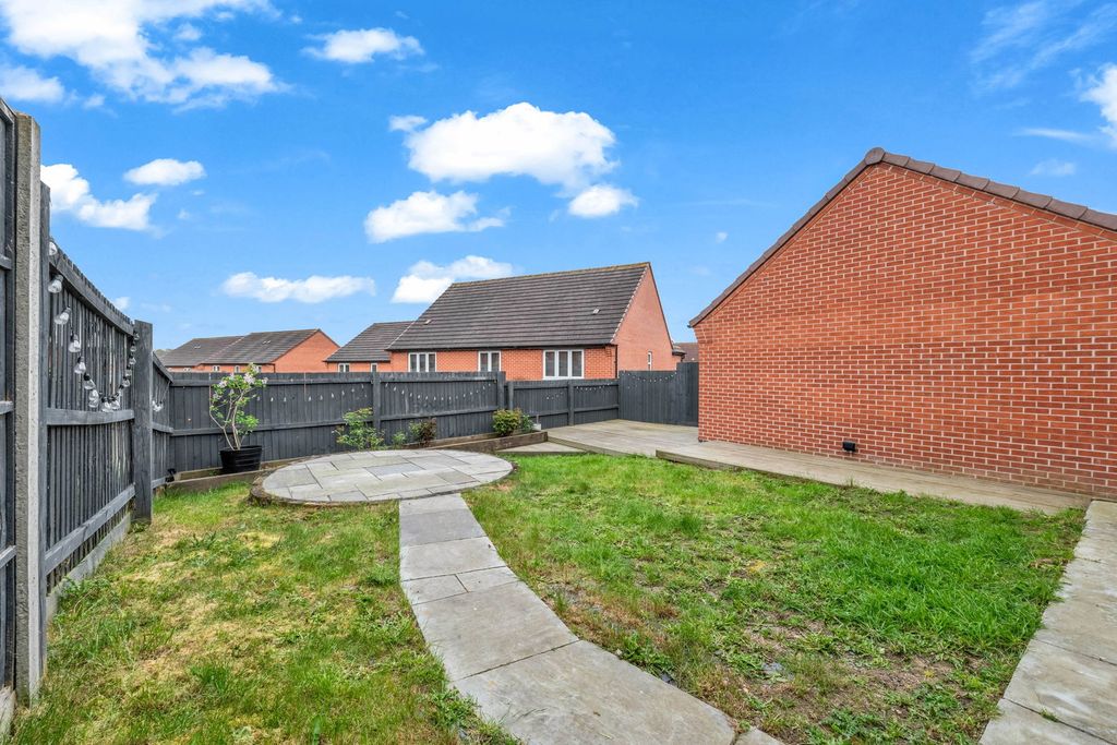 Property photo 2 of 30