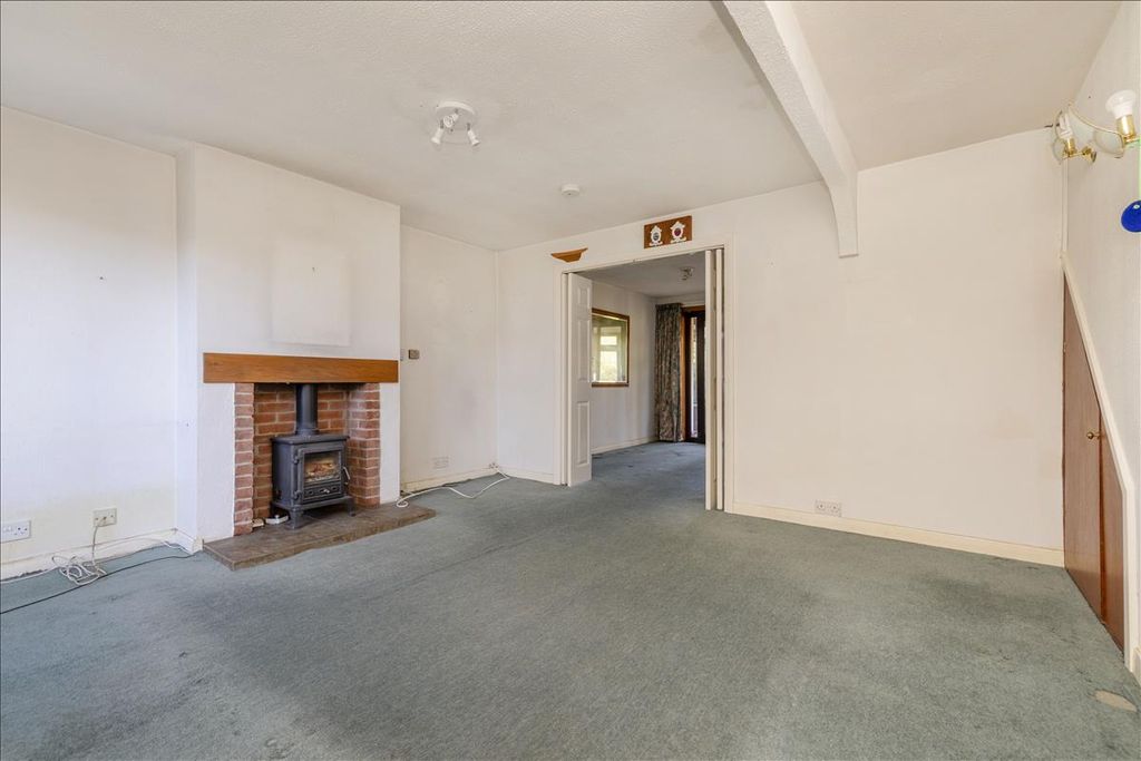 Property photo 2 of 25