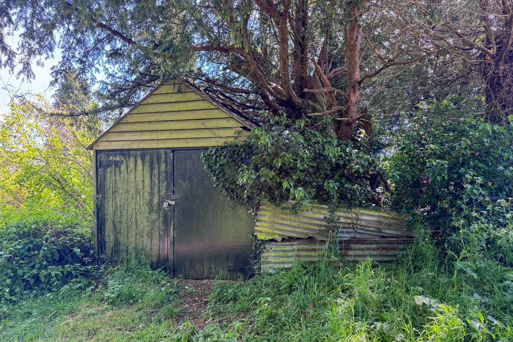 Property photo 3 of 32