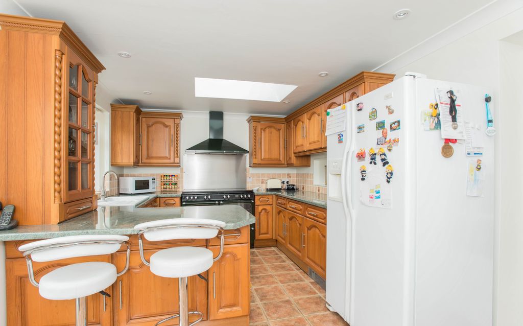 Property photo 3 of 8