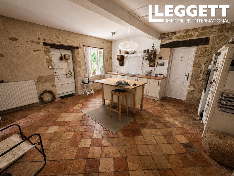 Property photo 2 of 10
