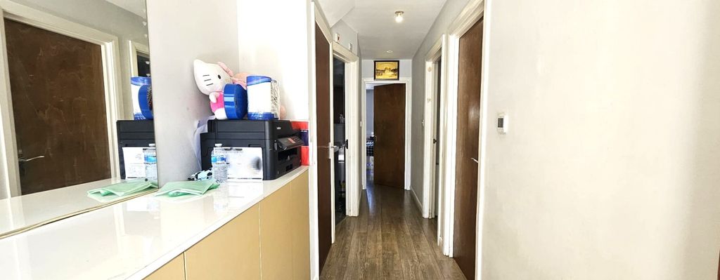 Property photo 1 of 14 Hallway.2
