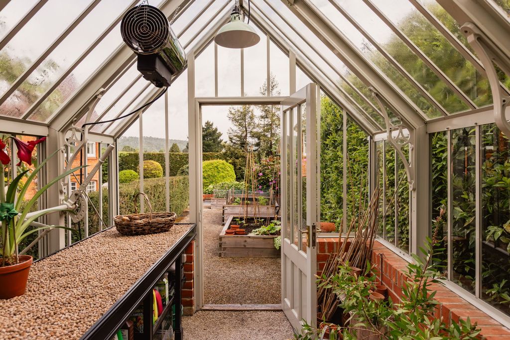 Additional image 26 of 7 bed semi-detached house for saleWesterham Road, Oxted, Surrey RH8