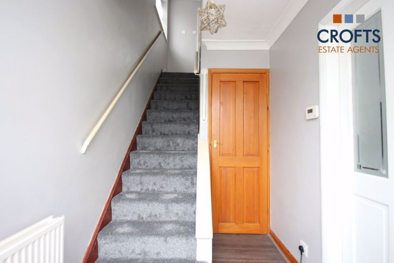 Property photo 2 of 14 Hallway