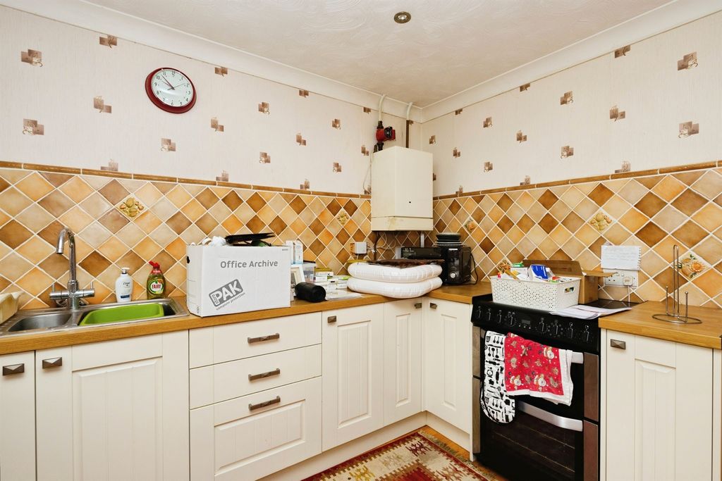 Property photo 2 of 22