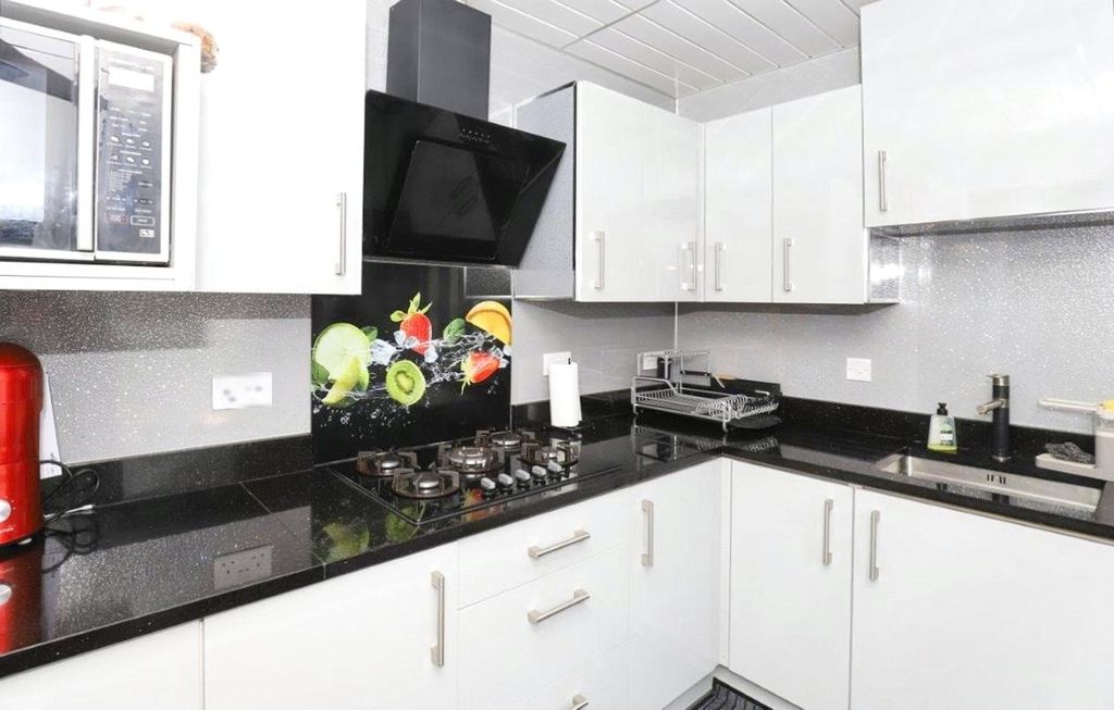 Property photo 1 of 15 Picture No. 03
