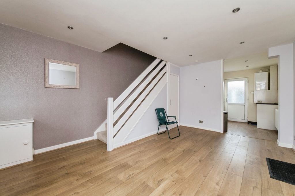 Property photo 3 of 10 Pbox-Img.Jpg