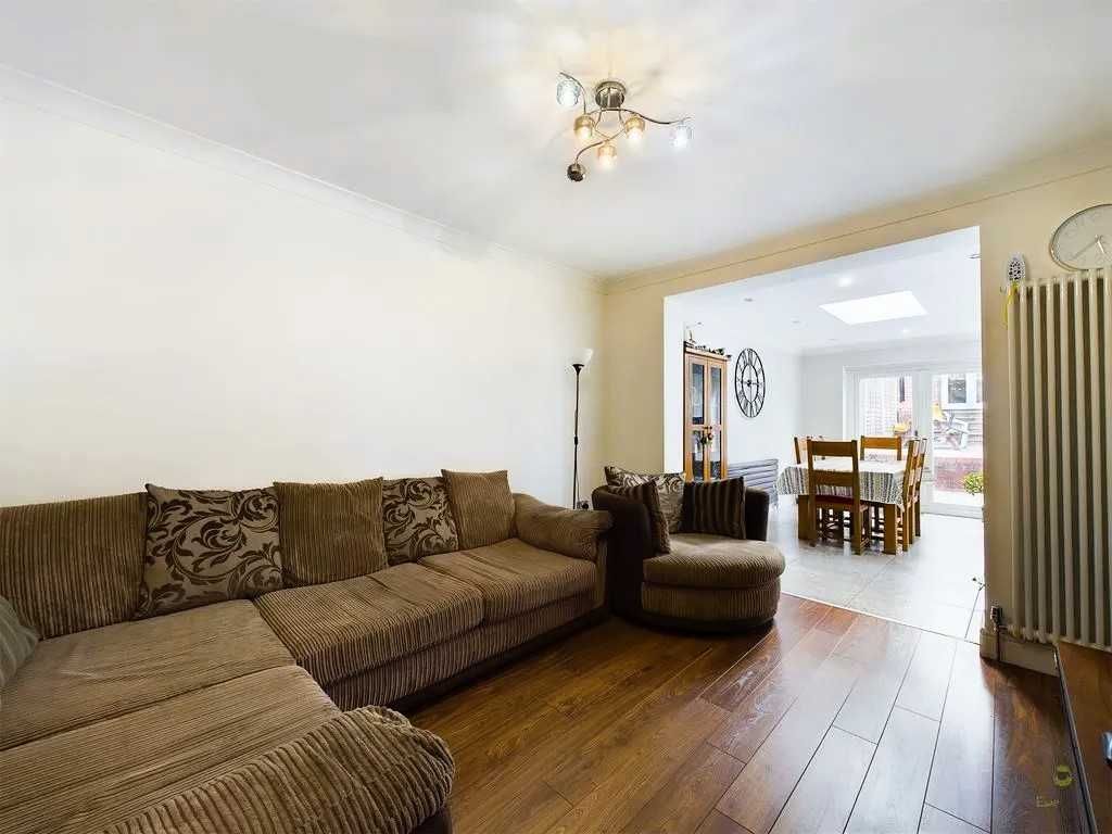 Property photo 3 of 20