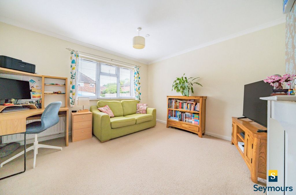 Property photo 2 of 20 Living Room