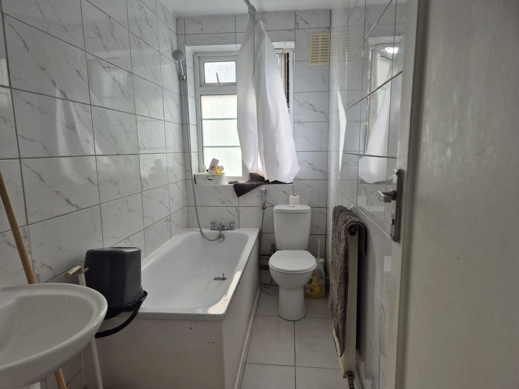 Property photo 3 of 3