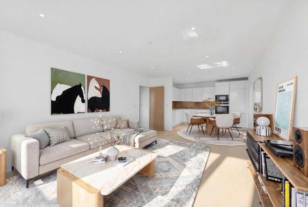 Property photo 1 of 9 Image (7)