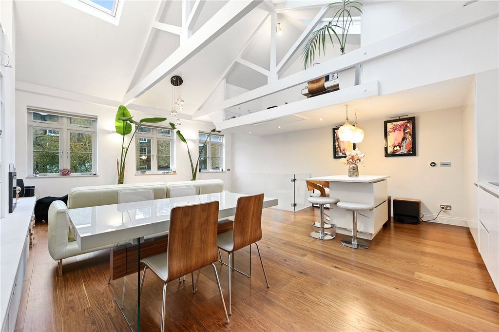 Property photo 3 of 11 Picture No. 12