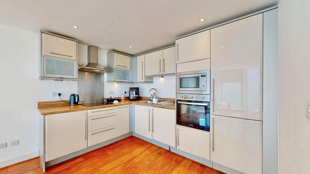 Property photo 2 of 18 Picture No. 08