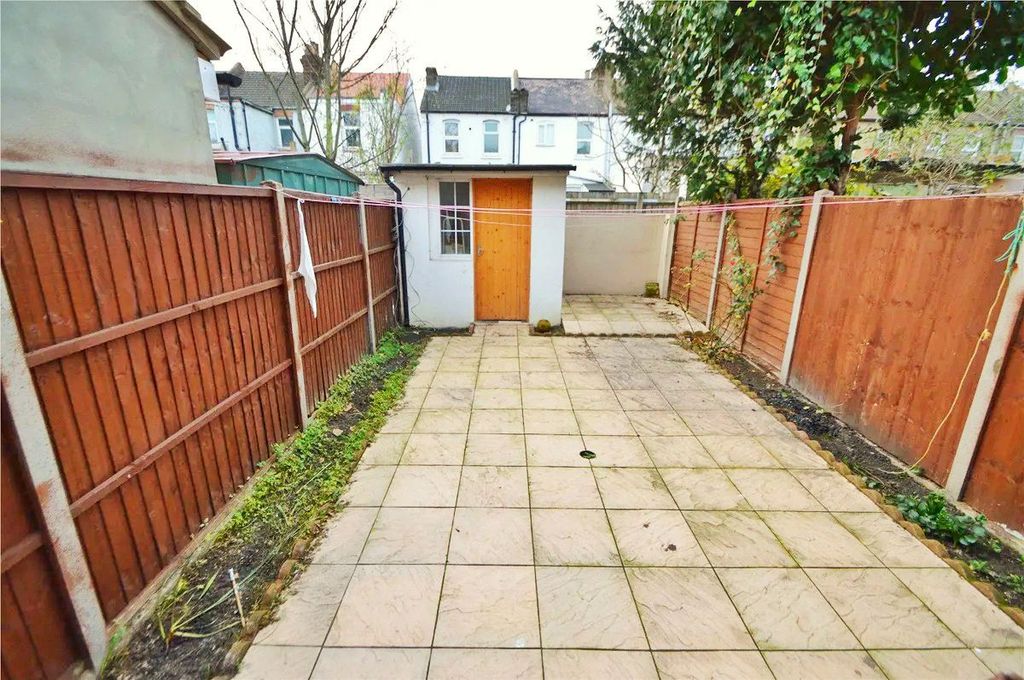 Property photo 3 of 7