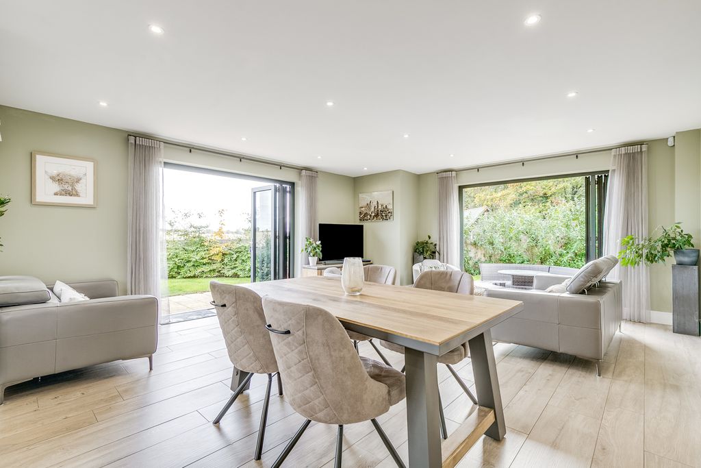 Property photo 3 of 24