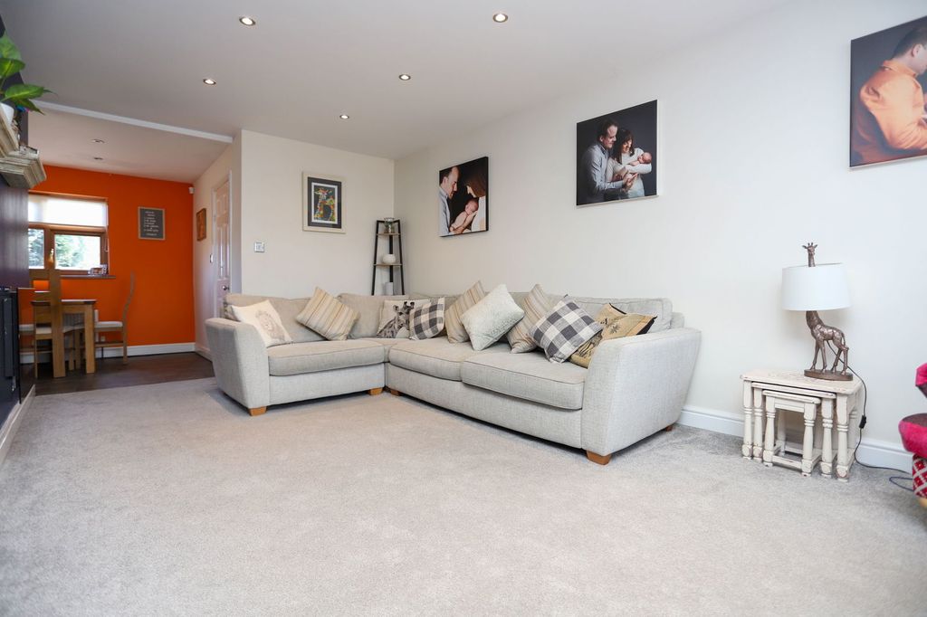 Property photo 2 of 23