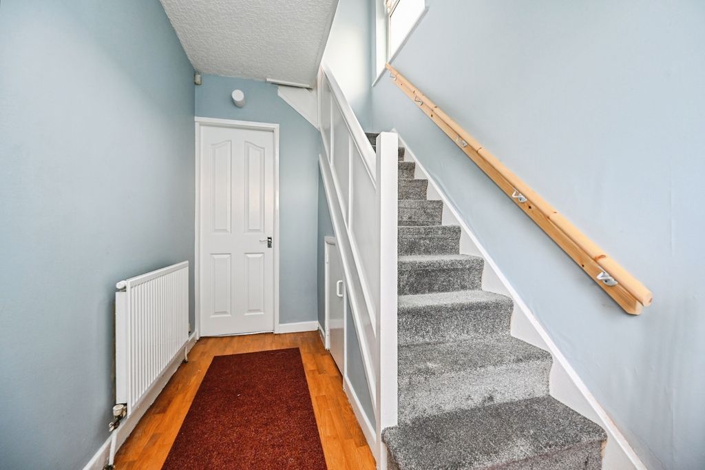 Property photo 2 of 17 Photo