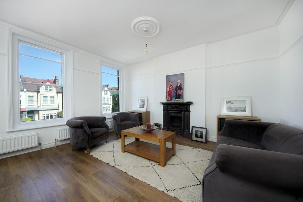 Property photo 1 of 9