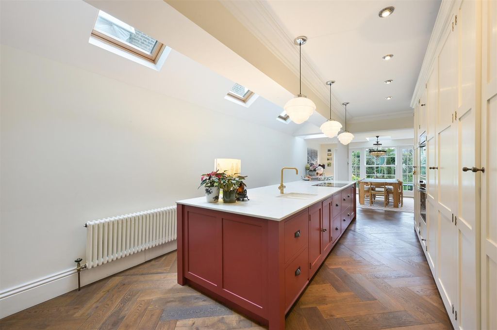 Property photo 2 of 33 Kitchen