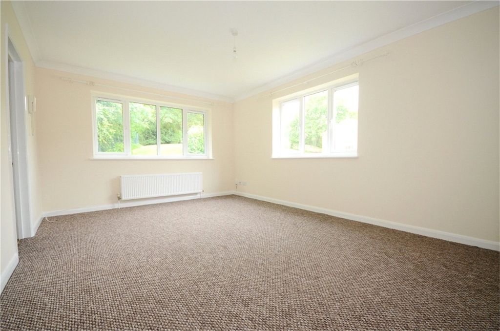 Property photo 3 of 8 Photograph 3