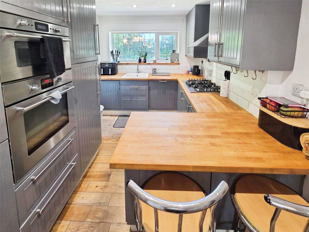 Property photo 3 of 17 Picture No. 30