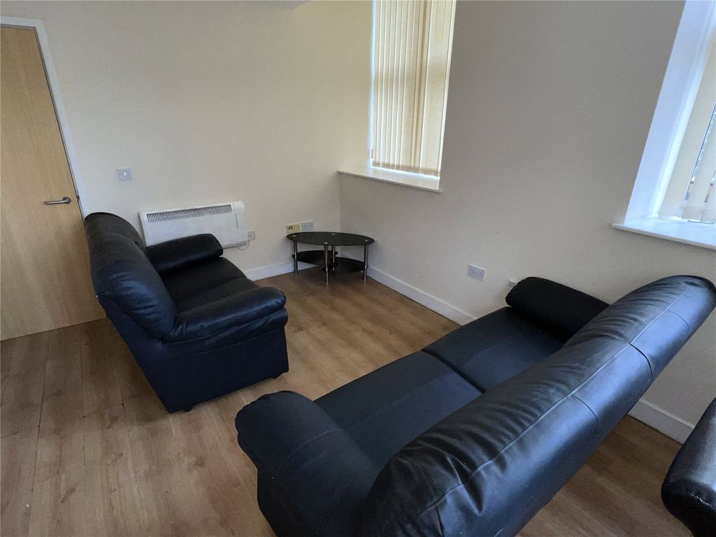 Property photo 2 of 11 Picture No. 10