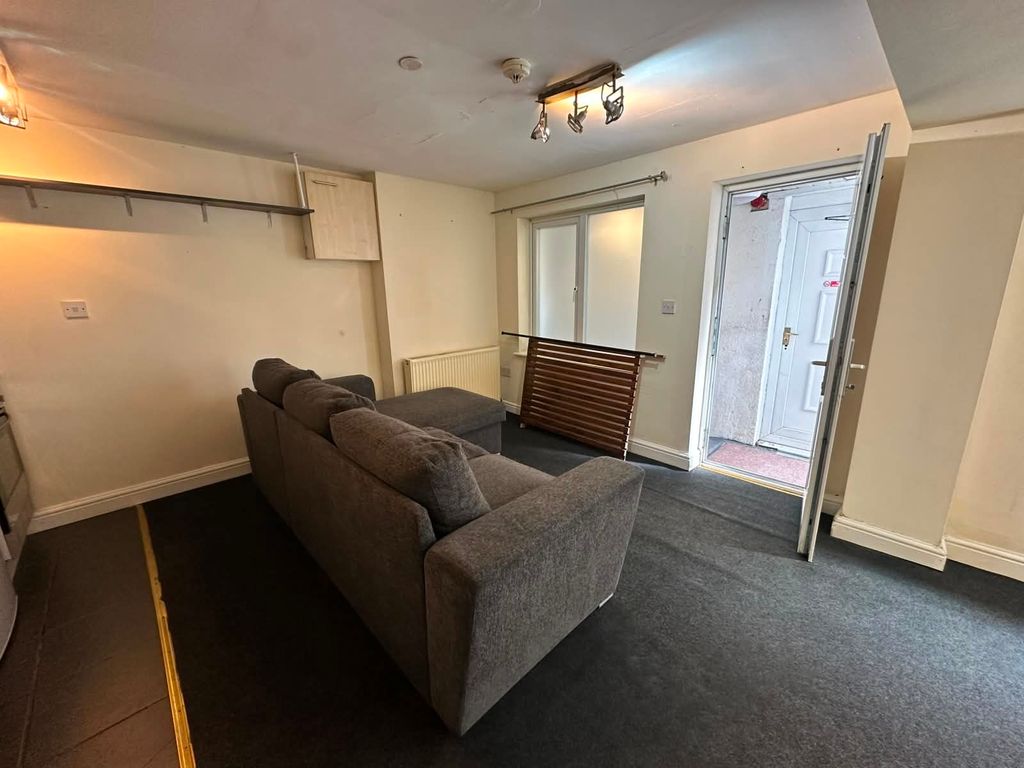 Property photo 2 of 4
